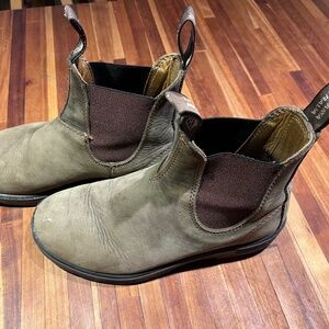 Womens Blundstone size 3.5